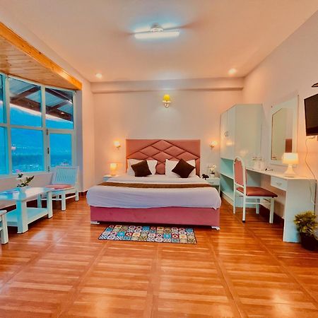 Hadimba Hill View By Hadimba Palace, Manali - Premium Room ! Family Hotel ! Parking ! Near Hadimba Temple מראה חיצוני תמונה
