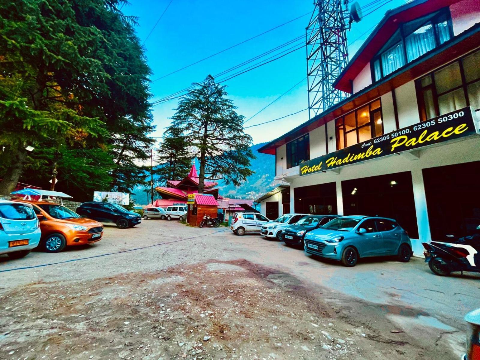 Hadimba Hill View By Hadimba Palace, Manali - Premium Room ! Family Hotel ! Parking ! Near Hadimba Temple מראה חיצוני תמונה