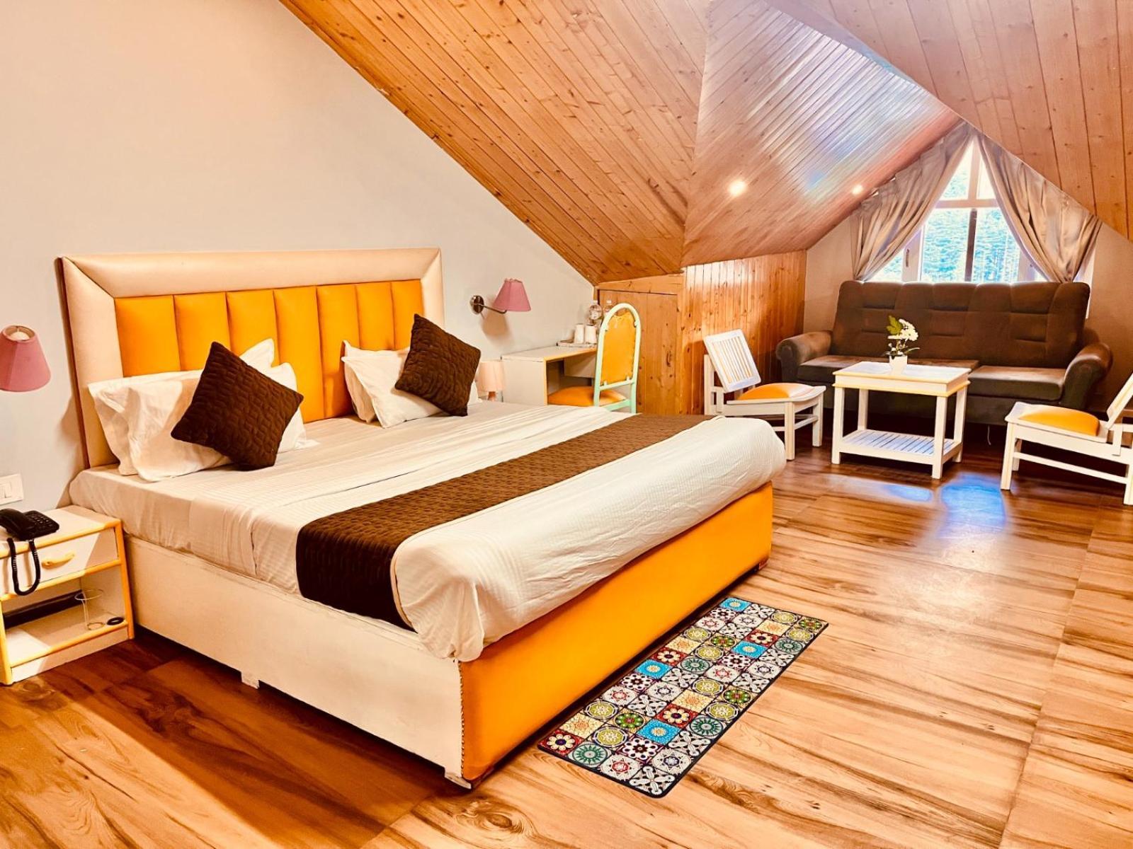 Hadimba Hill View By Hadimba Palace, Manali - Premium Room ! Family Hotel ! Parking ! Near Hadimba Temple מראה חיצוני תמונה