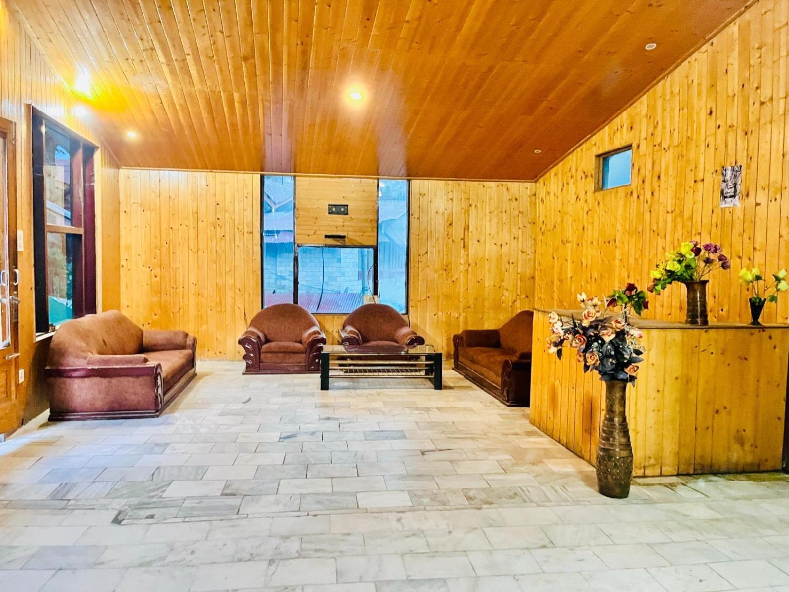 Hadimba Hill View By Hadimba Palace, Manali - Premium Room ! Family Hotel ! Parking ! Near Hadimba Temple מראה חיצוני תמונה