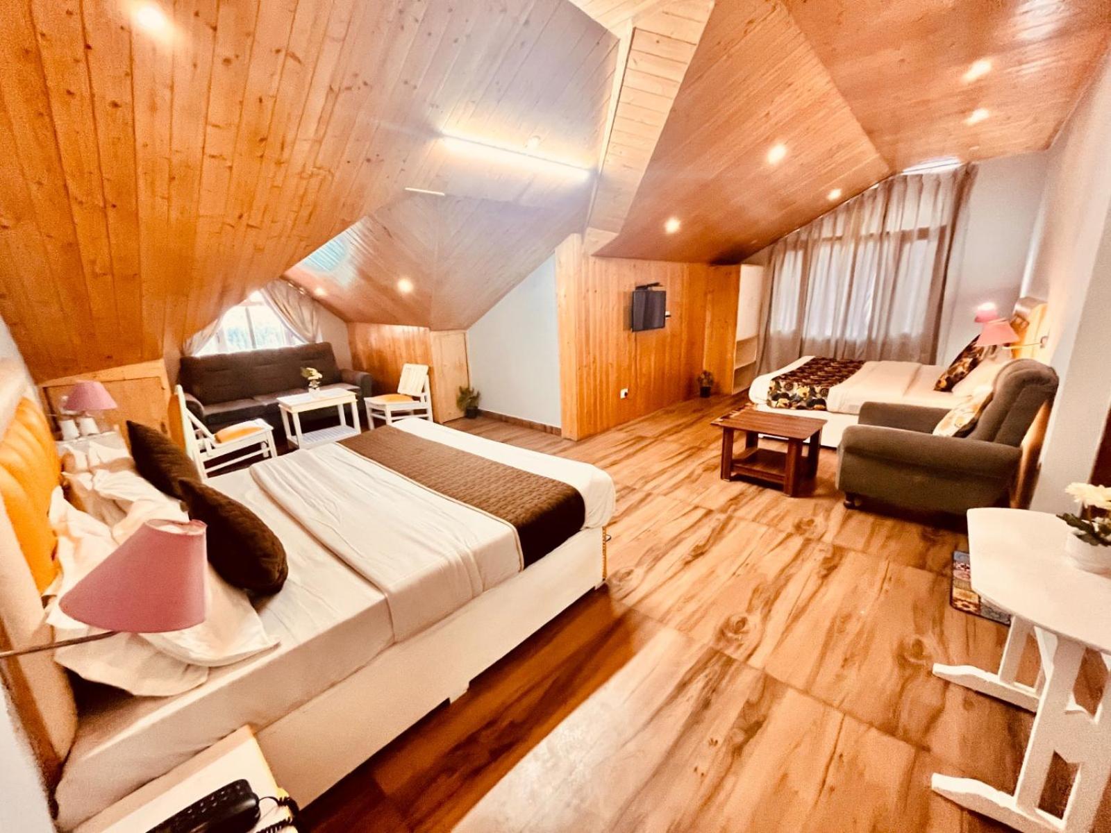 Hadimba Hill View By Hadimba Palace, Manali - Premium Room ! Family Hotel ! Parking ! Near Hadimba Temple מראה חיצוני תמונה