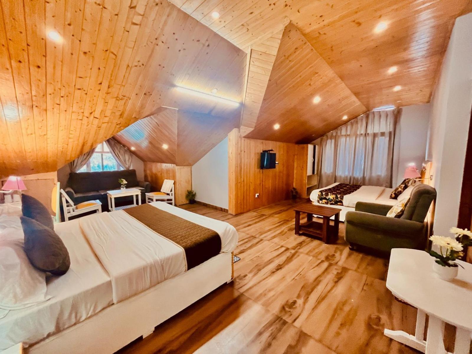 Hadimba Hill View By Hadimba Palace, Manali - Premium Room ! Family Hotel ! Parking ! Near Hadimba Temple מראה חיצוני תמונה