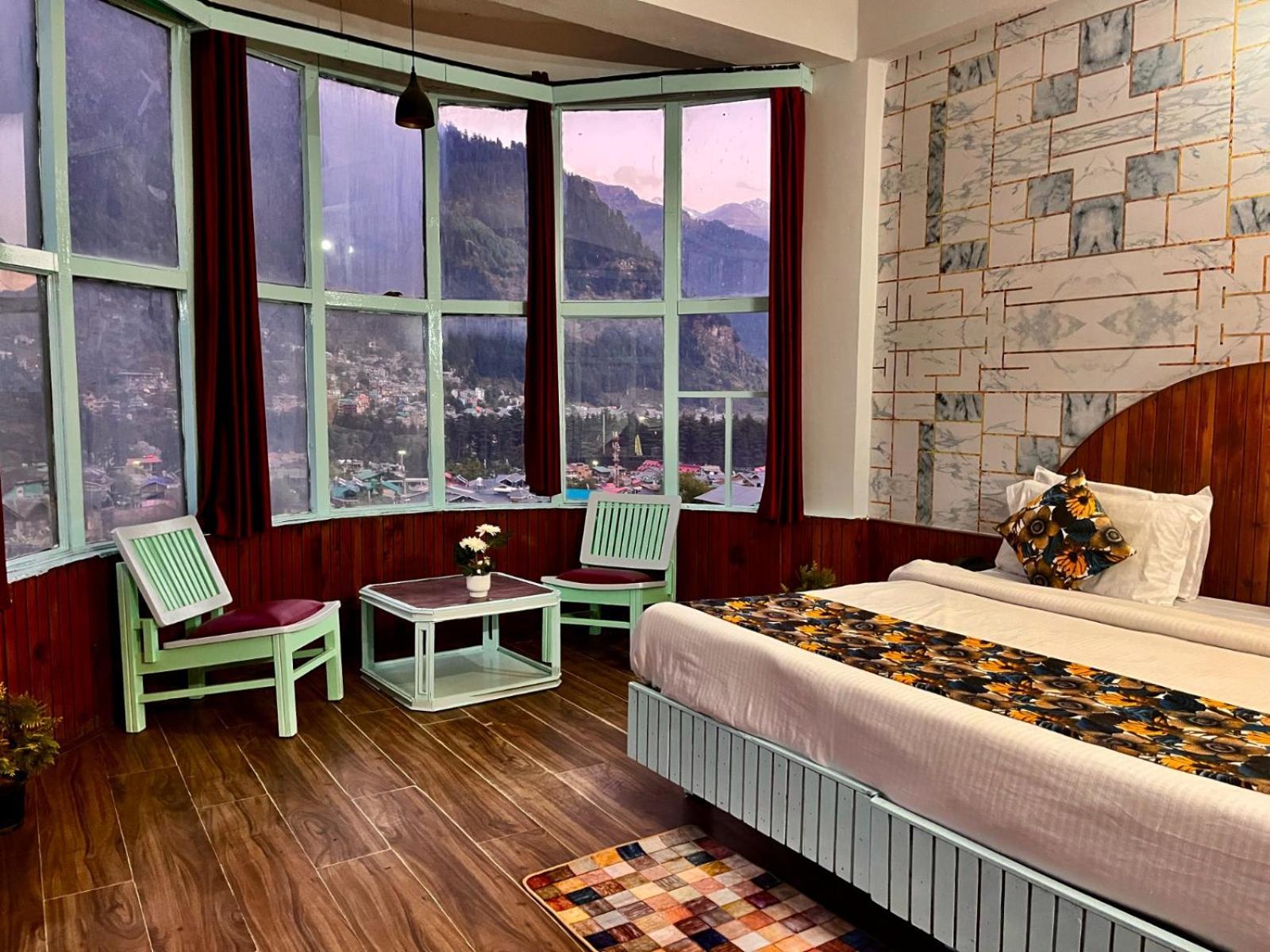 Hadimba Hill View By Hadimba Palace, Manali - Premium Room ! Family Hotel ! Parking ! Near Hadimba Temple מראה חיצוני תמונה