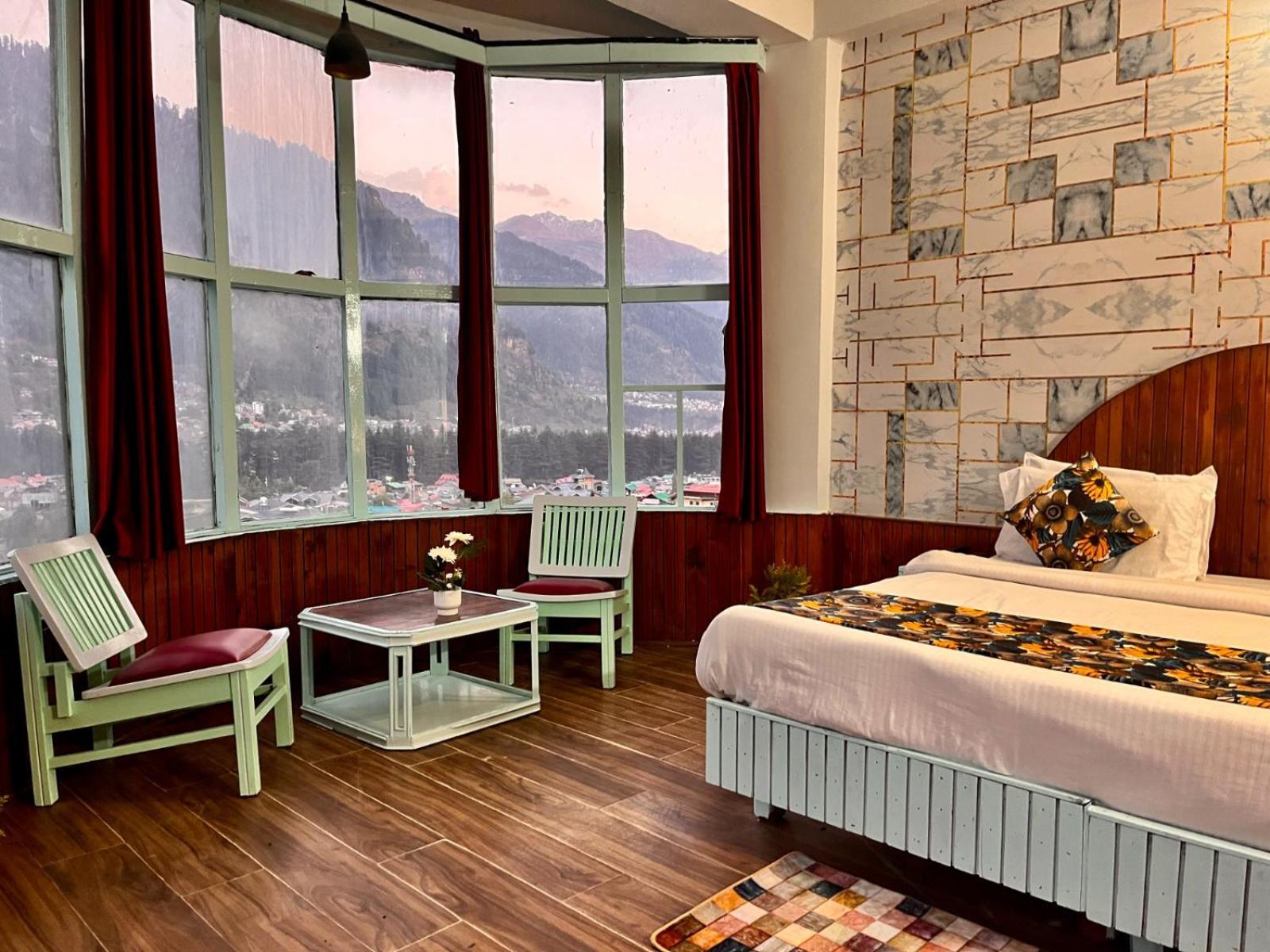 Hadimba Hill View By Hadimba Palace, Manali - Premium Room ! Family Hotel ! Parking ! Near Hadimba Temple מראה חיצוני תמונה