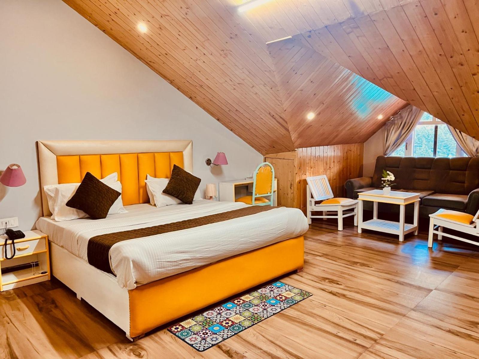 Hadimba Hill View By Hadimba Palace, Manali - Premium Room ! Family Hotel ! Parking ! Near Hadimba Temple מראה חיצוני תמונה